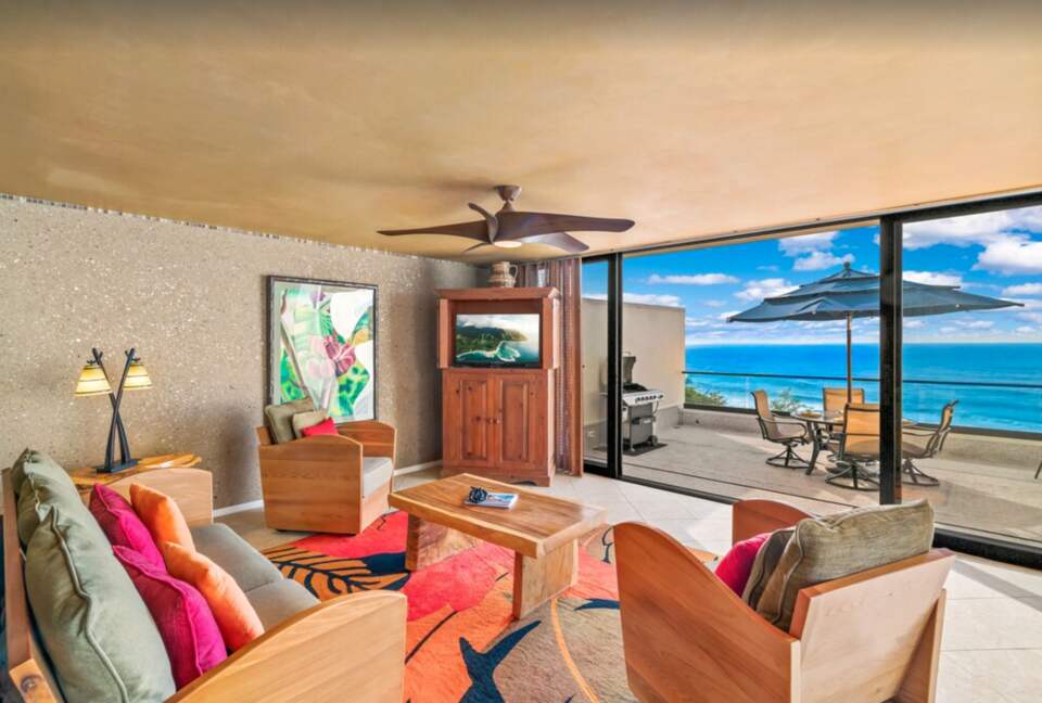 Puu Poa Luxurious Oceanfront Condo - Princeville, Hawaii