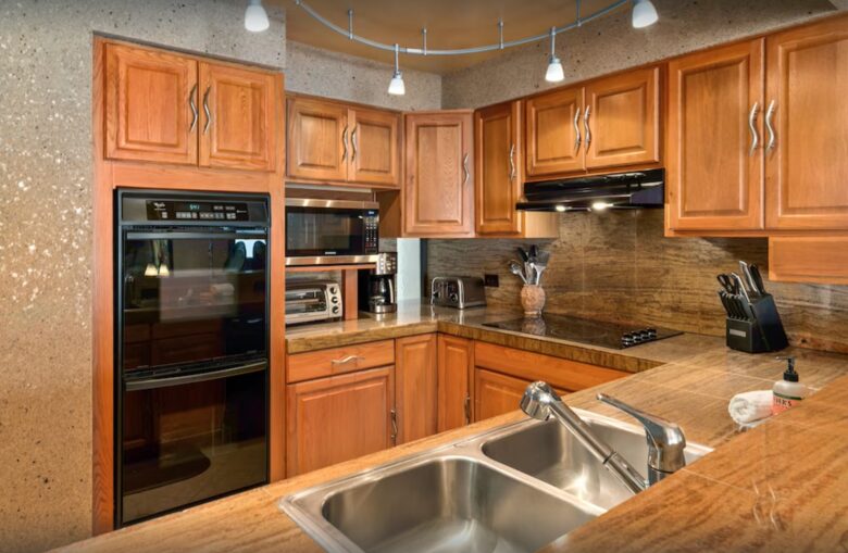 Puu Poa Luxurious Oceanfront Condo - Princeville, Hawaii