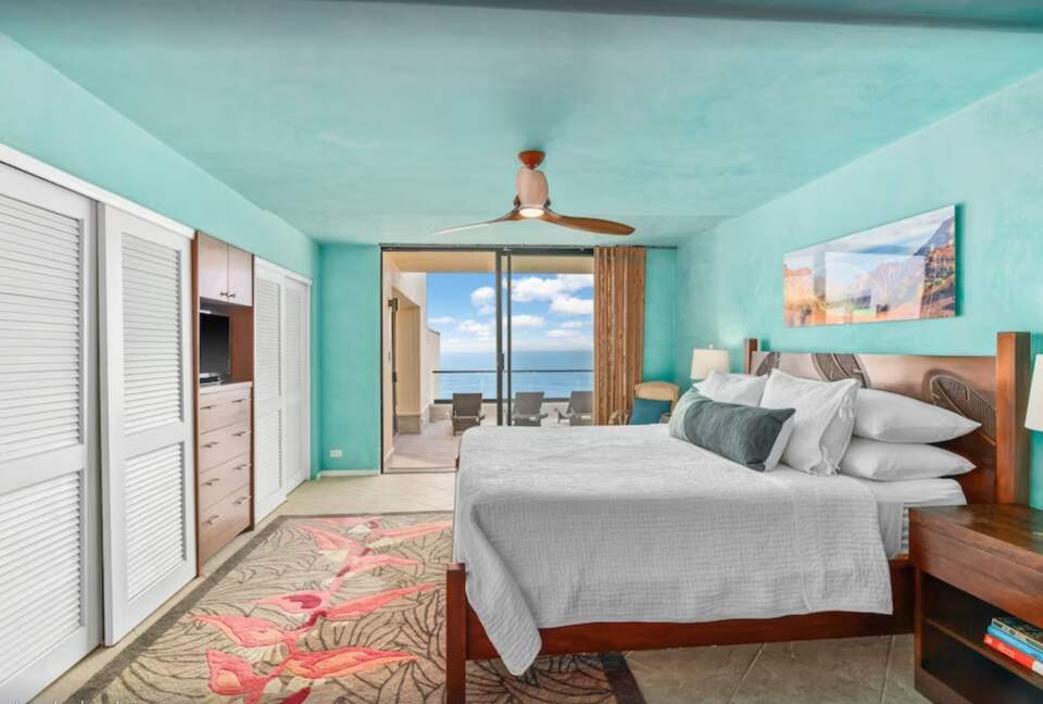 Puu Poa Luxurious Oceanfront Condo - Princeville, Hawaii