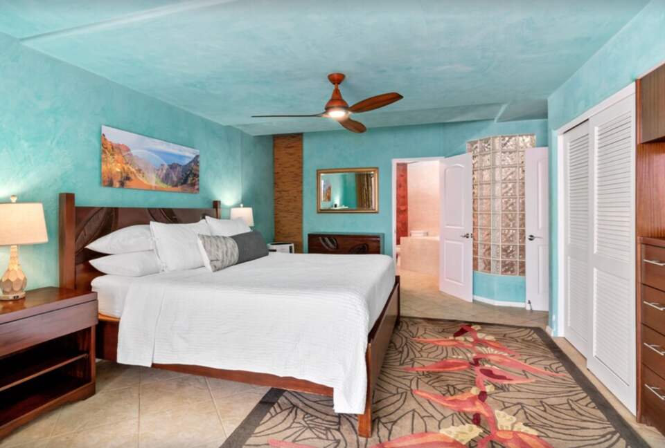 Puu Poa Luxurious Oceanfront Condo - Princeville, Hawaii