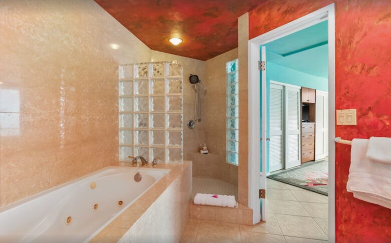 Puu Poa Luxurious Oceanfront Condo - Princeville, Hawaii