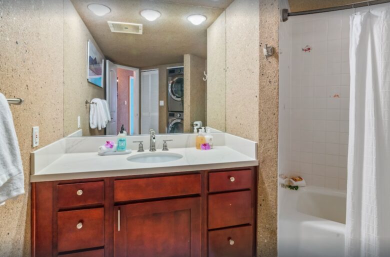 Puu Poa Luxurious Oceanfront Condo - Princeville, Hawaii