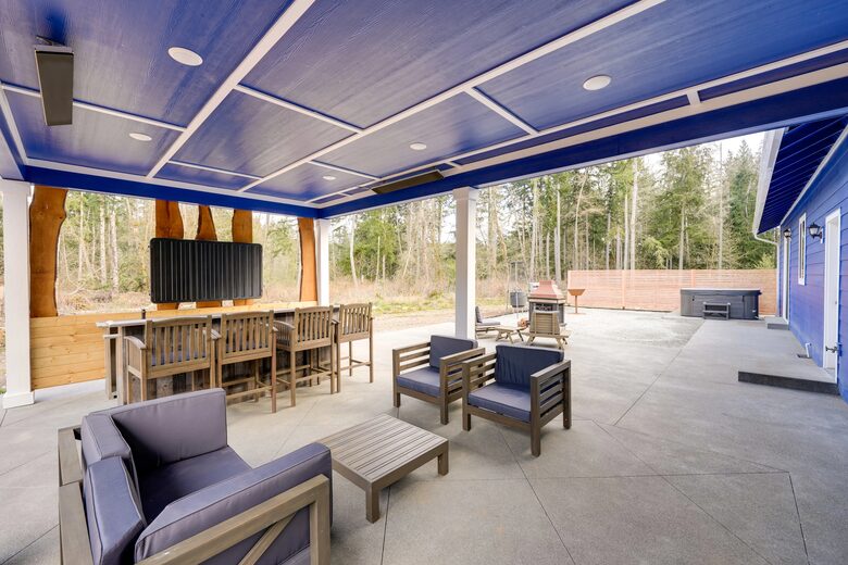 FourC Ranch | With Hot Tub on 10 Acres - Clinton, Washington