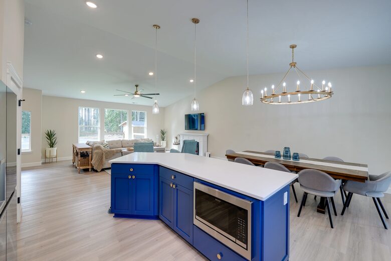 FourC Ranch | With Hot Tub on 10 Acres - Clinton, Washington