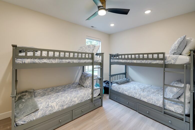 FourC Ranch | With Hot Tub on 10 Acres - Clinton, Washington