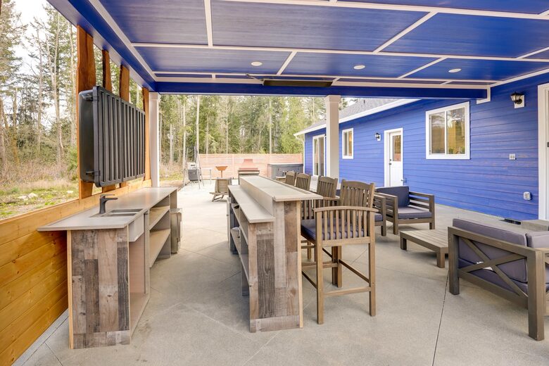 FourC Ranch | With Hot Tub on 10 Acres - Clinton, Washington