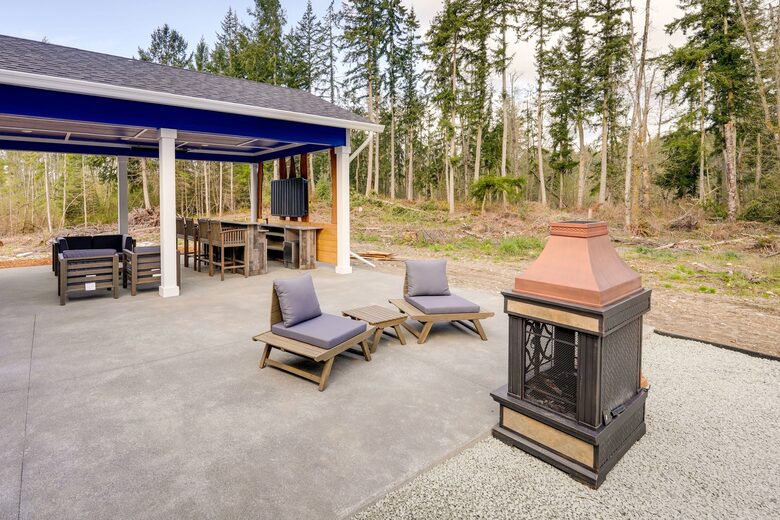 FourC Ranch | With Hot Tub on 10 Acres - Clinton, Washington