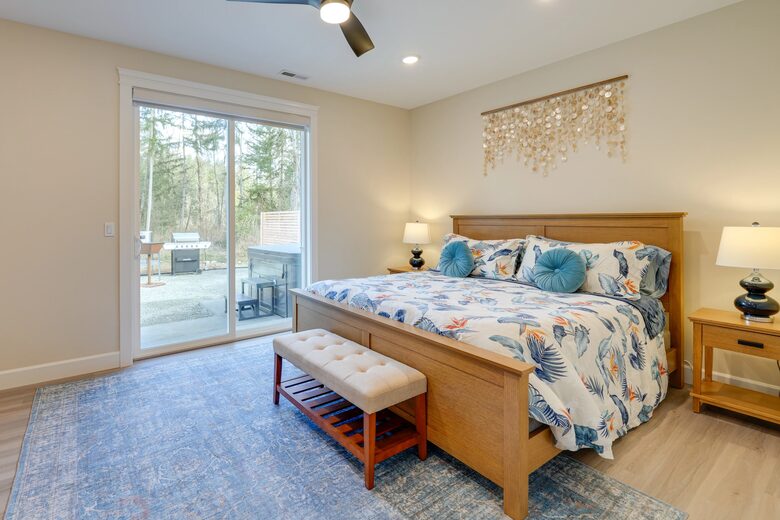 FourC Ranch | With Hot Tub on 10 Acres - Clinton, Washington