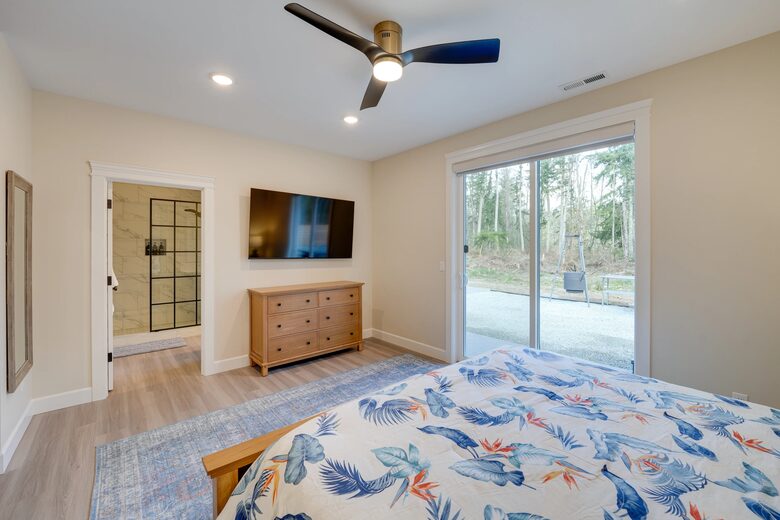 FourC Ranch | With Hot Tub on 10 Acres - Clinton, Washington