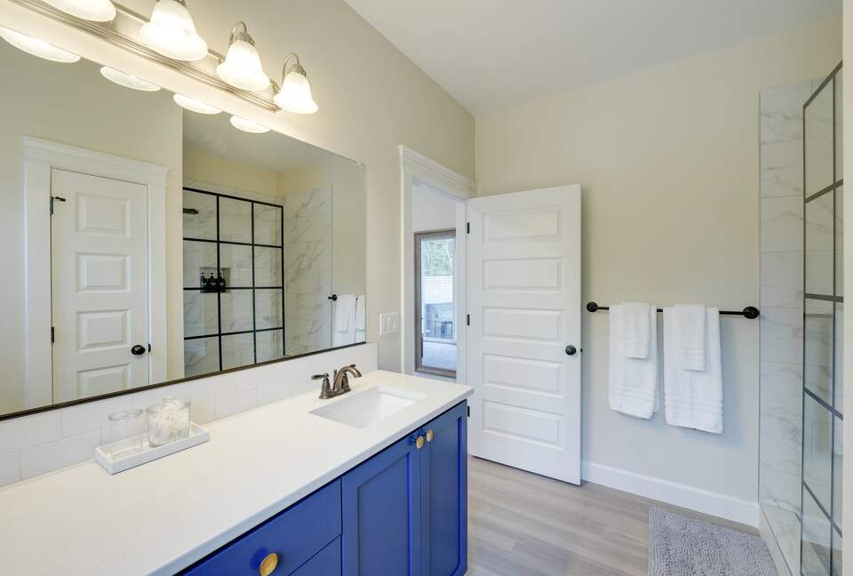 FourC Ranch | With Hot Tub on 10 Acres - Clinton, Washington