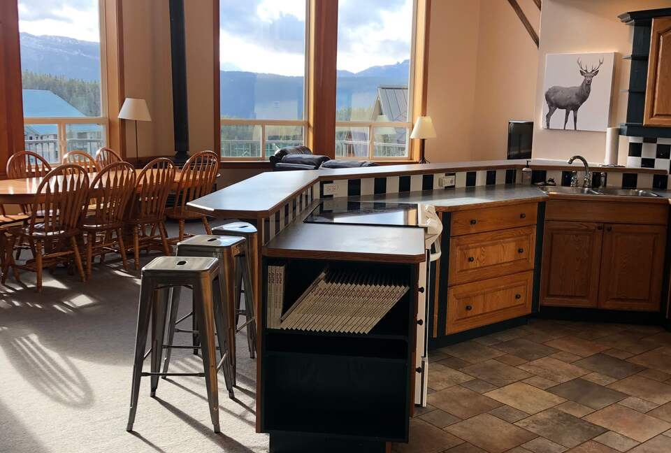 Valhalla Ski-In/Ski-Out Chalet - Comox-Strathcona C, Canada