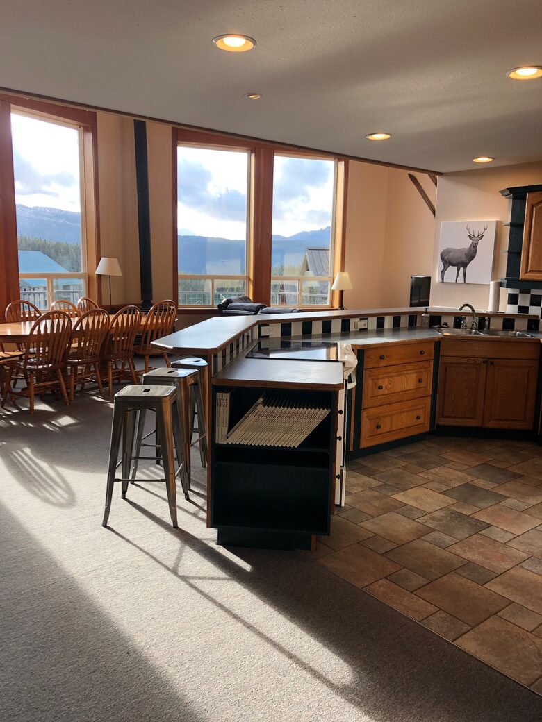 Valhalla Ski-In/Ski-Out Chalet - Comox-Strathcona C, Canada