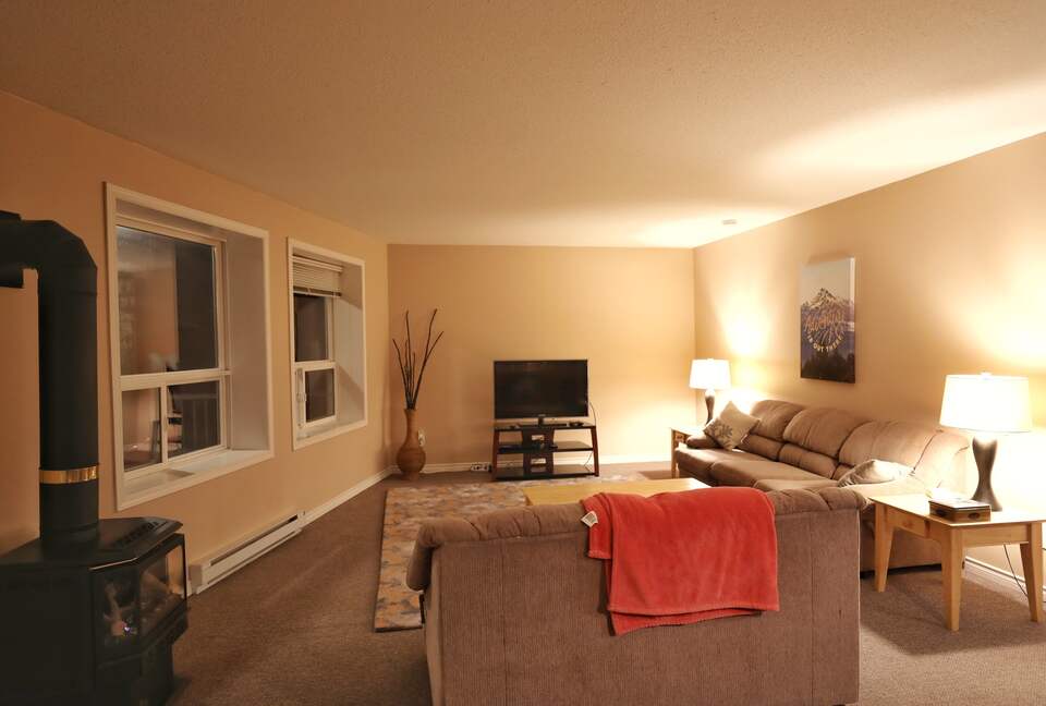 Valhalla Ski-In/Ski-Out Chalet - Comox-Strathcona C, Canada