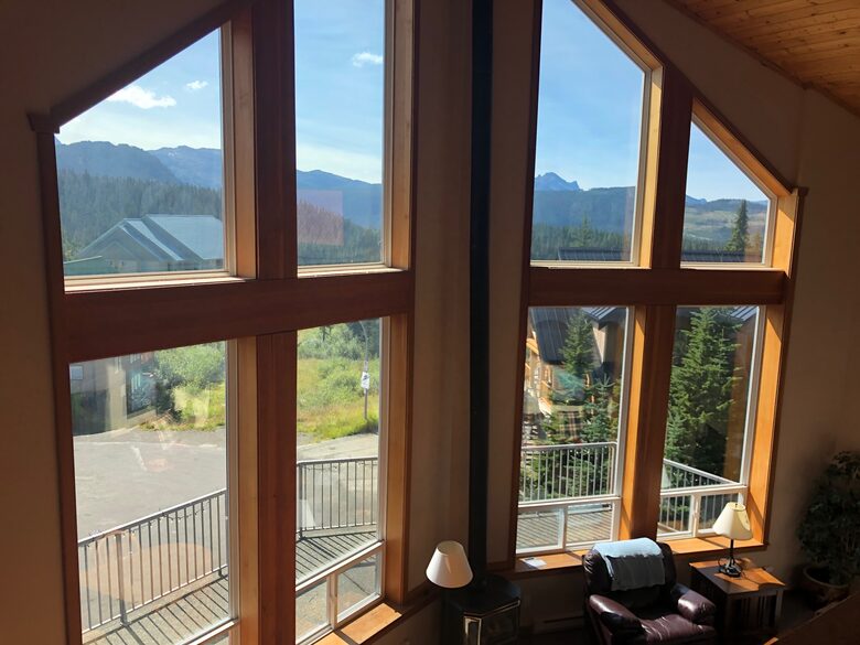 Valhalla Ski-In/Ski-Out Chalet - Comox-Strathcona C, Canada