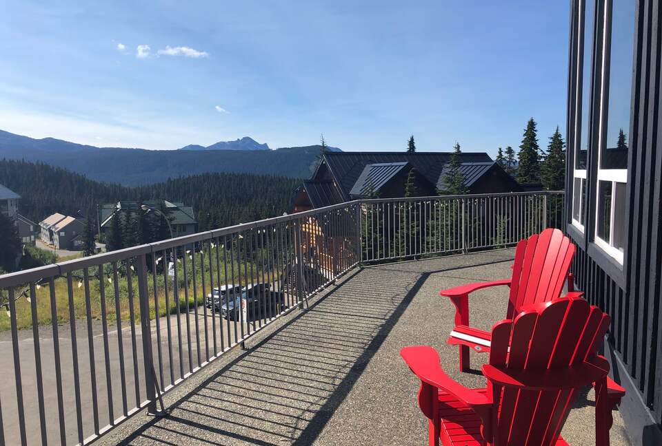 Valhalla Ski-In/Ski-Out Chalet - Comox-Strathcona C, Canada