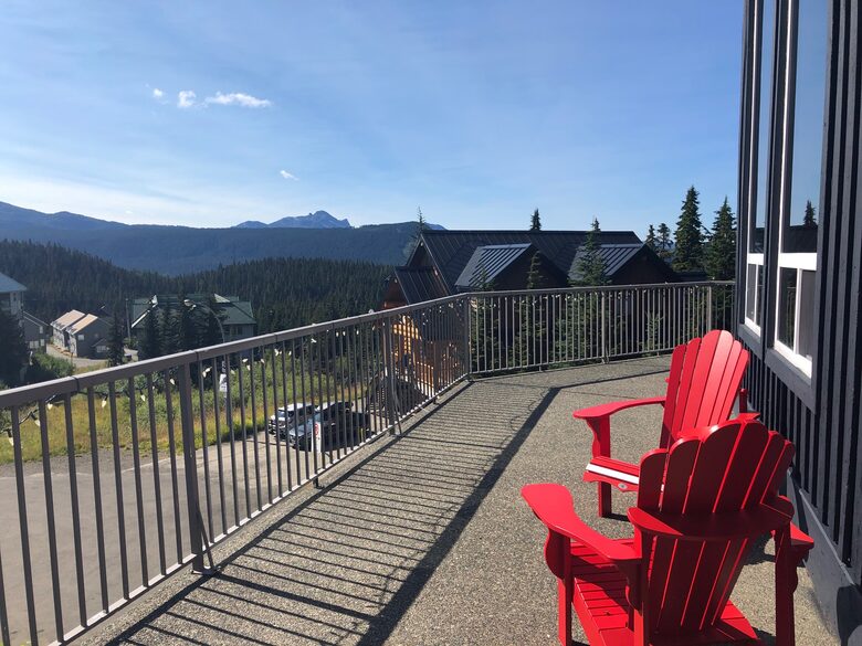 Valhalla Ski-In/Ski-Out Chalet - Comox-Strathcona C, Canada