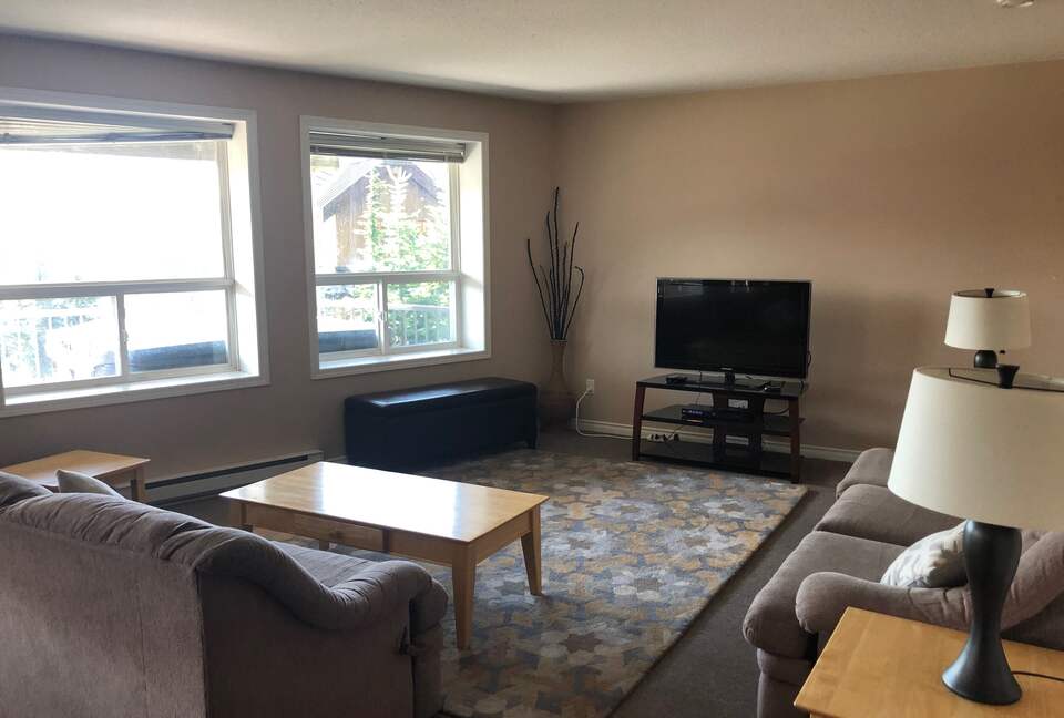 Valhalla Ski-In/Ski-Out Chalet - Comox-Strathcona C, Canada