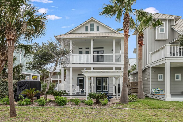 Cinnamon Shore North Beach Getaway - Port Aransas, Texas