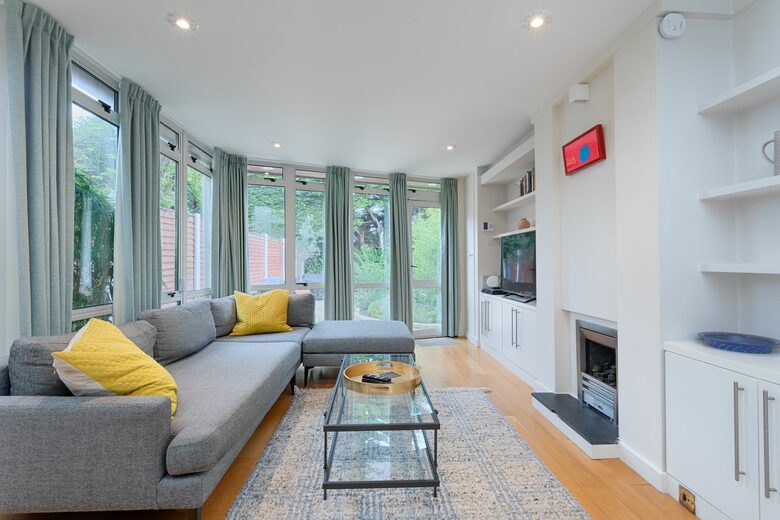 Shrewsbury Park - Dublin, Ireland