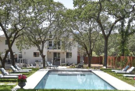 Exquisite Modern Farmhouse with a Pool - Sonoma, California