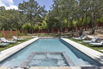 Exquisite Modern Farmhouse with a Pool - Sonoma, California