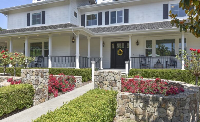 Exquisite Modern Farmhouse with a Pool - Sonoma, California