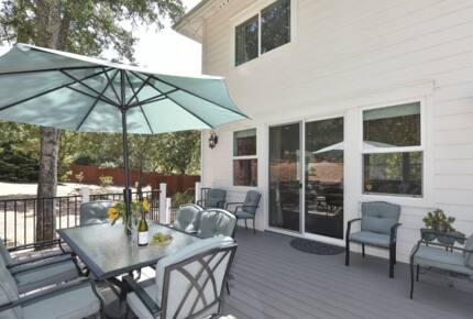 Exquisite Modern Farmhouse with a Pool - Sonoma, California