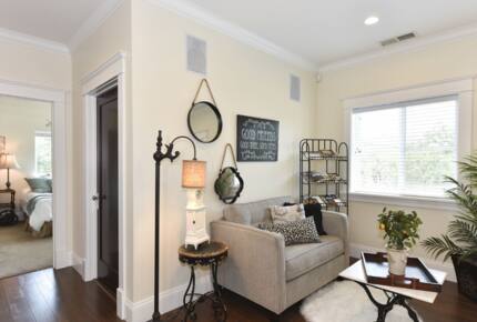 Exquisite Modern Farmhouse with a Pool - Sonoma, California