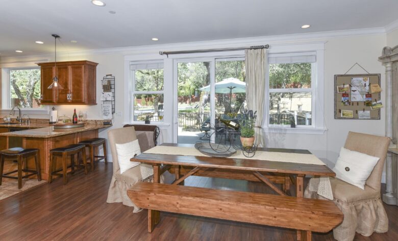 Exquisite Modern Farmhouse with a Pool - Sonoma, California