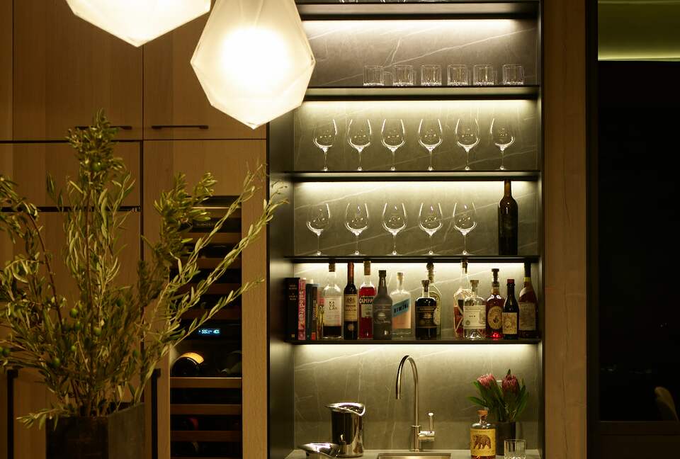 Modern Hilltop Wine-Country Home Surrounded by Forest, close to town - Healdsburg, California