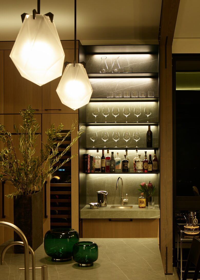 Modern Hilltop Wine-Country Home Surrounded by Forest, close to town - Healdsburg, California