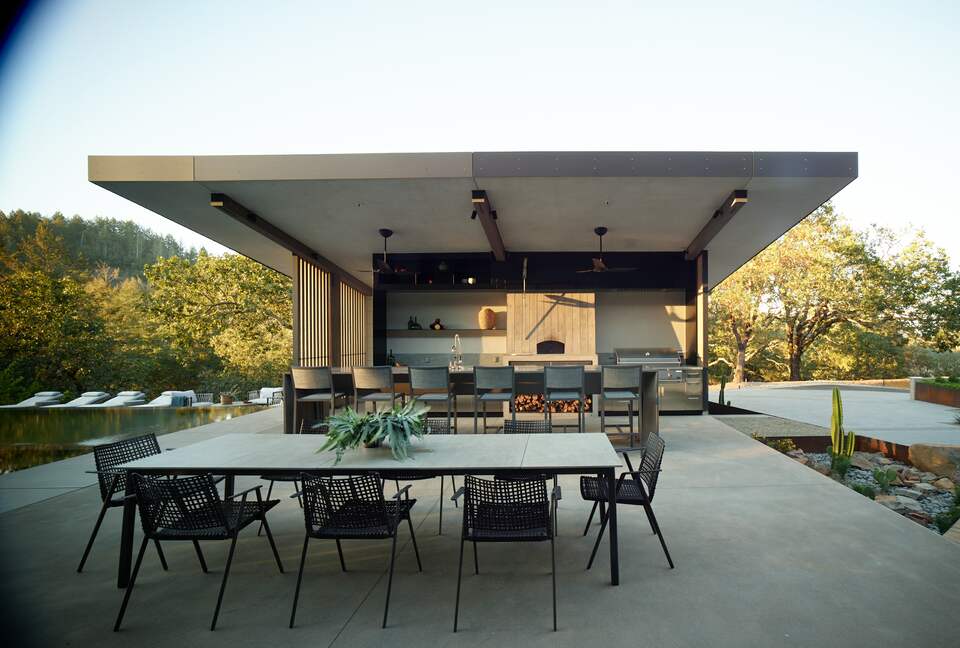 Modern Hilltop Wine-Country Home Surrounded by Forest, close to town - Healdsburg, California