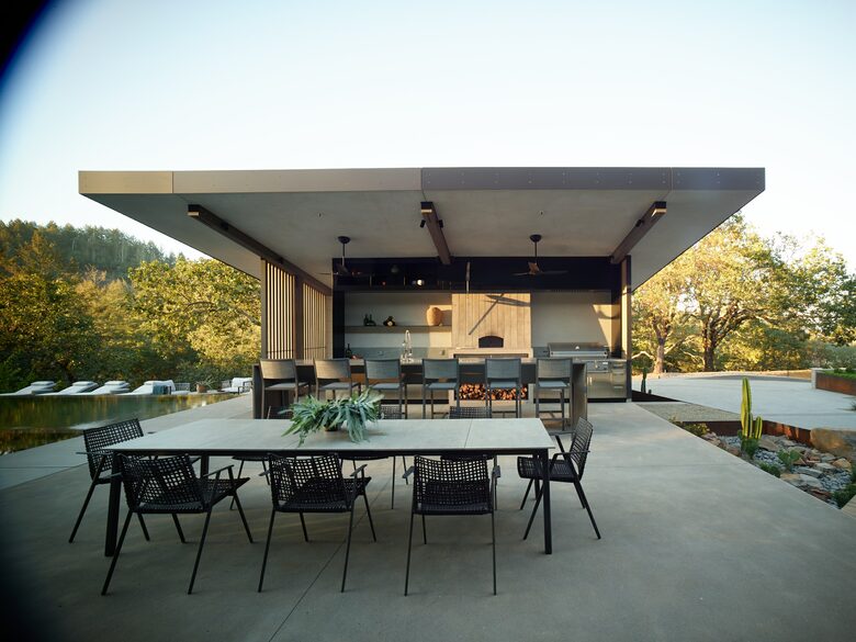 Modern Hilltop Wine-Country Home Surrounded by Forest, close to town - Healdsburg, California