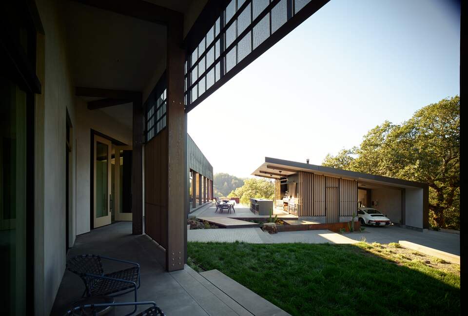 Modern Hilltop Wine-Country Home Surrounded by Forest, close to town - Healdsburg, California