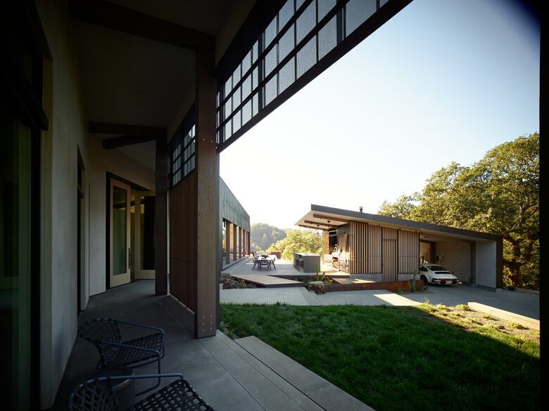 Modern Hilltop Wine-Country Home Surrounded by Forest, close to town - Healdsburg, California