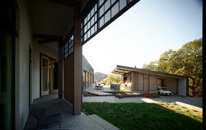 Modern Hilltop Wine-Country Home Surrounded by Forest, close to town