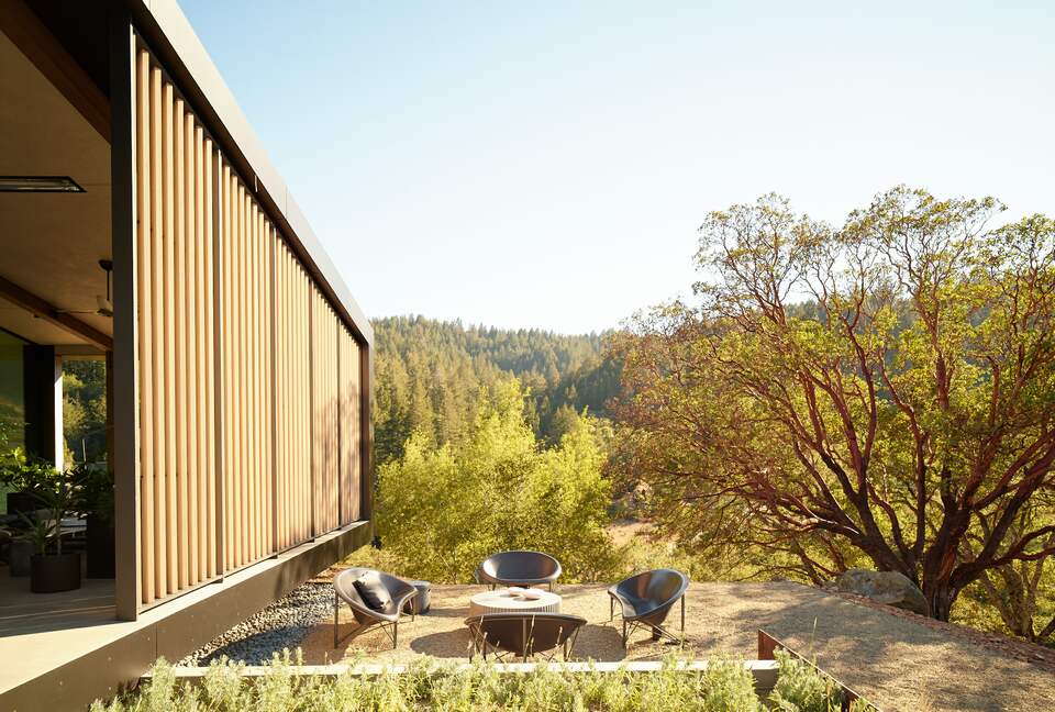 Modern Hilltop Wine-Country Home Surrounded by Forest, close to town - Healdsburg, California