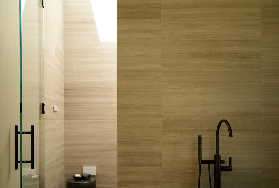 Modern Hilltop Wine-Country Home Surrounded by Forest, close to town - Healdsburg, California