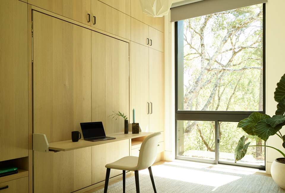 Modern Hilltop Wine-Country Home Surrounded by Forest, close to town - Healdsburg, California