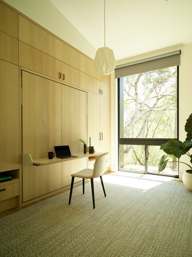 Modern Hilltop Wine-Country Home Surrounded by Forest, close to town - Healdsburg, California