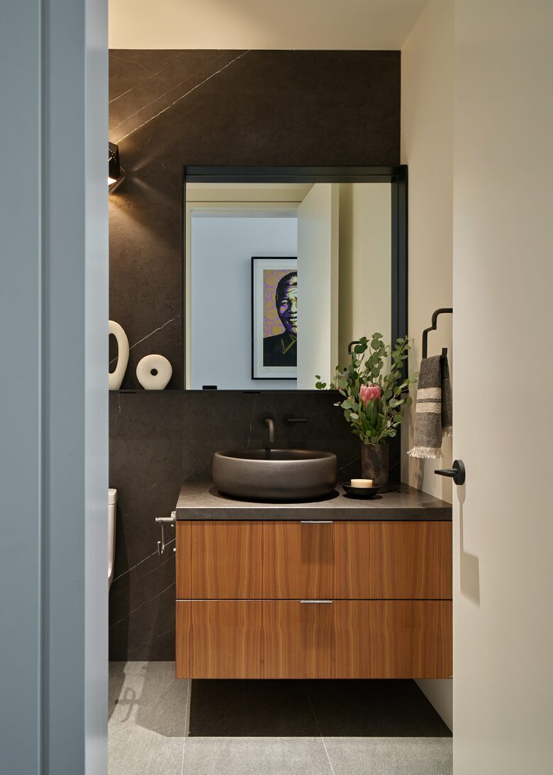 Modern Hilltop Wine-Country Home Surrounded by Forest, close to town - Healdsburg, California