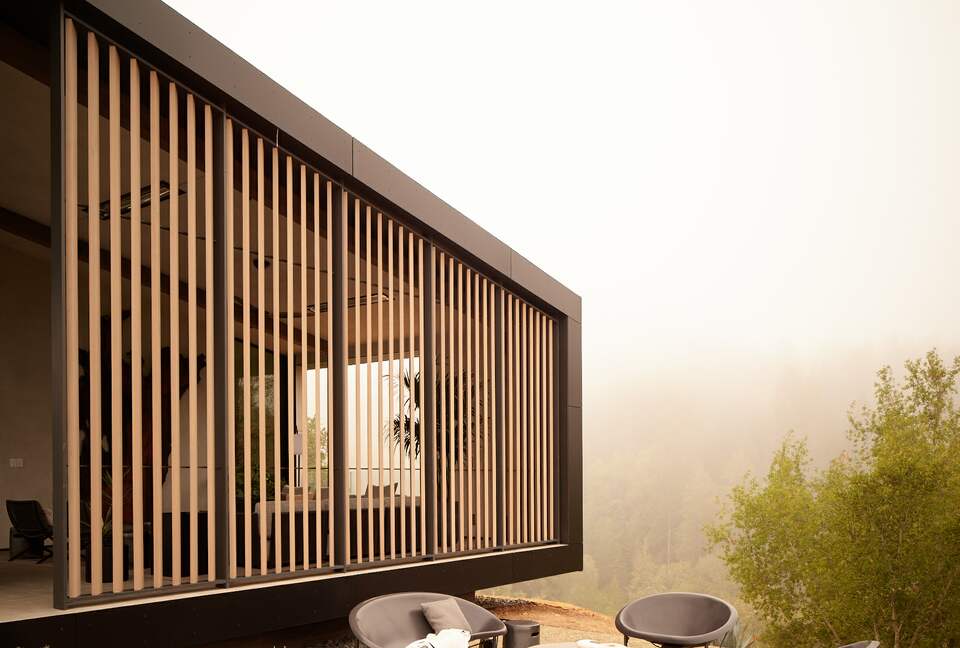 Modern Hilltop Wine-Country Home Surrounded by Forest, close to town - Healdsburg, California