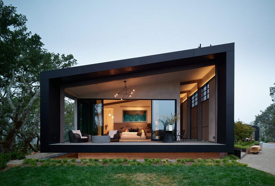 Modern Hilltop Wine-Country Home Surrounded by Forest, close to town - Healdsburg, California