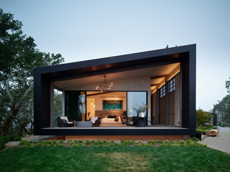 Modern Hilltop Wine-Country Home Surrounded by Forest, close to town - Healdsburg, California