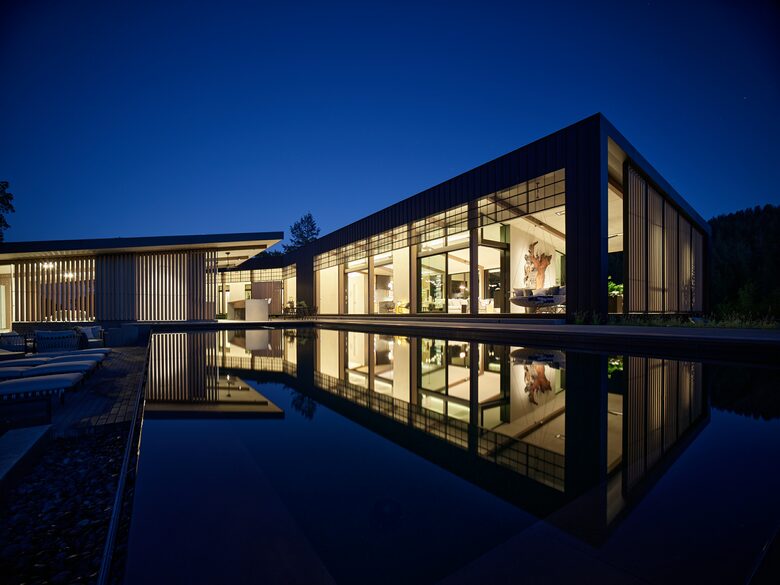 Modern Hilltop Wine-Country Home Surrounded by Forest, close to town - Healdsburg, California