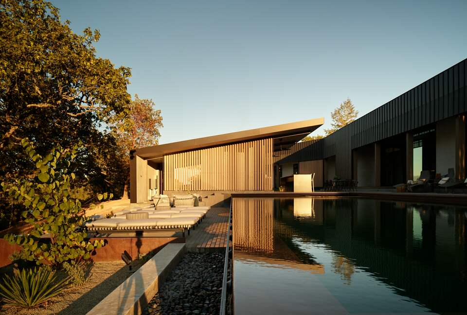 Modern Hilltop Wine-Country Home Surrounded by Forest, close to town - Healdsburg, California
