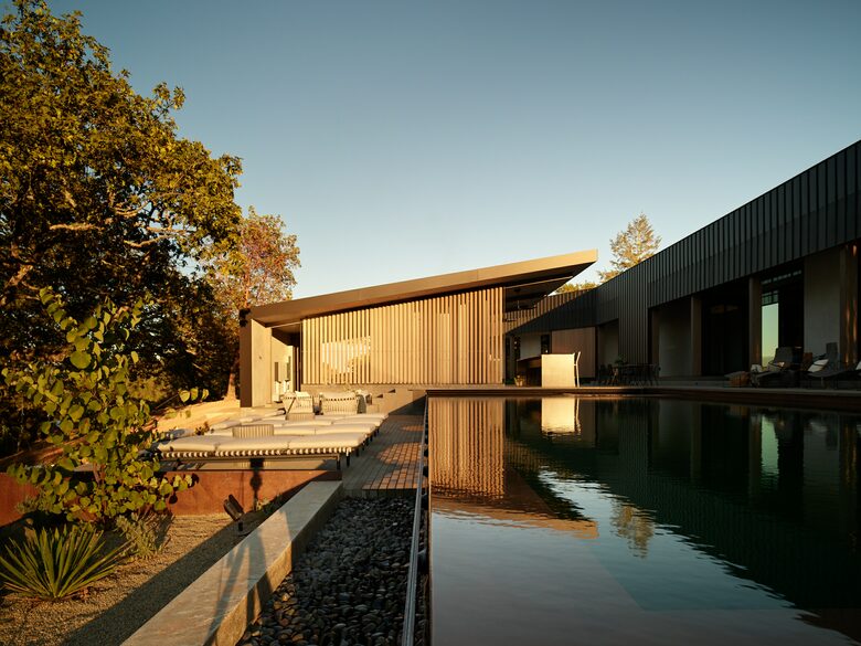 Modern Hilltop Wine-Country Home Surrounded by Forest, close to town - Healdsburg, California