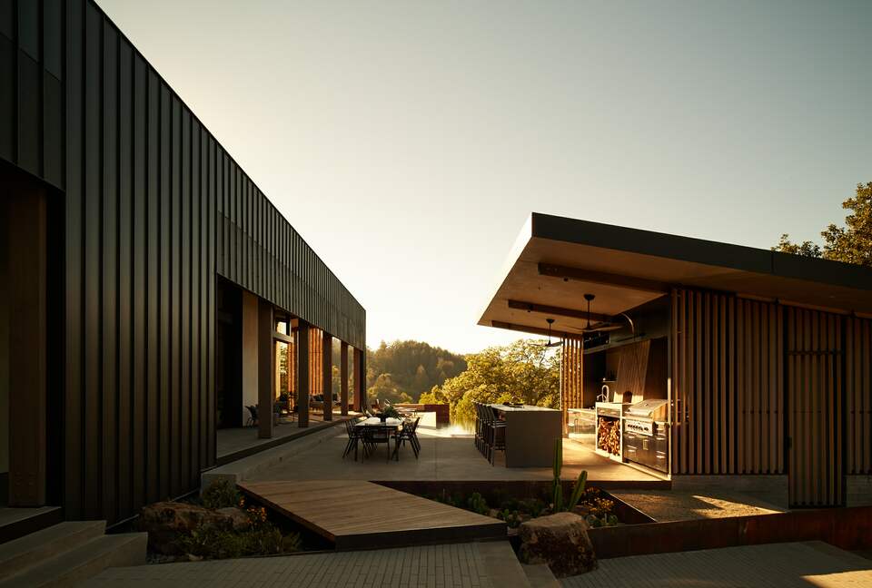 Modern Hilltop Wine-Country Home Surrounded by Forest, close to town - Healdsburg, California