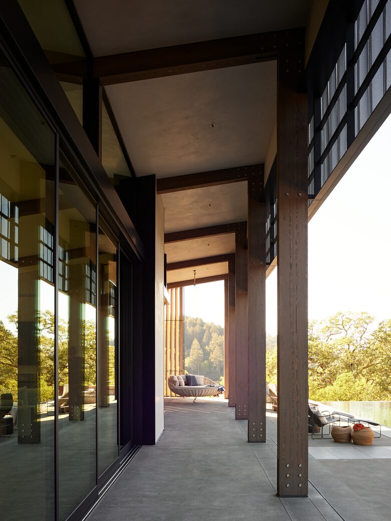 Modern Hilltop Wine-Country Home Surrounded by Forest, close to town - Healdsburg, California