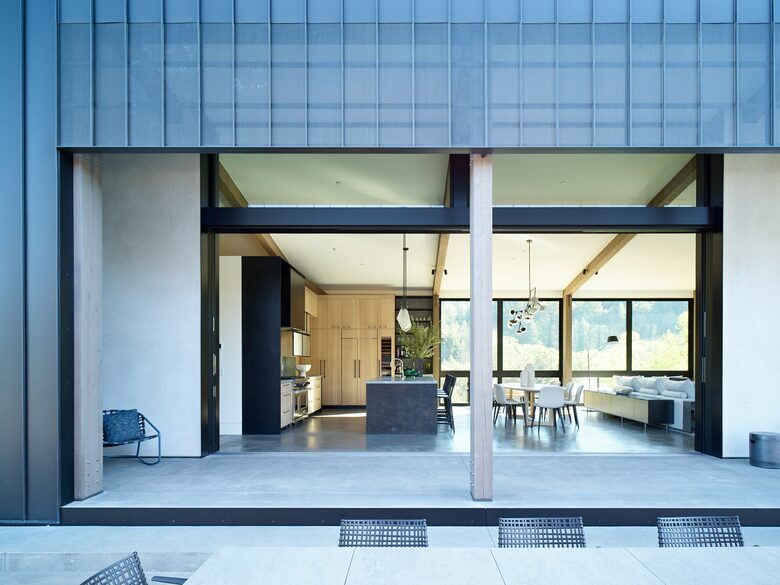 Modern Hilltop Wine-Country Home Surrounded by Forest, close to town - Healdsburg, California